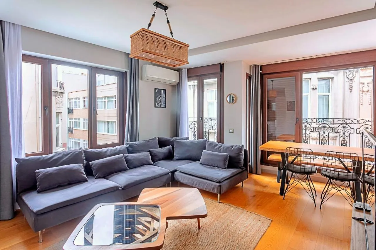 Charming Flat With Central Location In Nisantasi Κωνσταντινούπολη